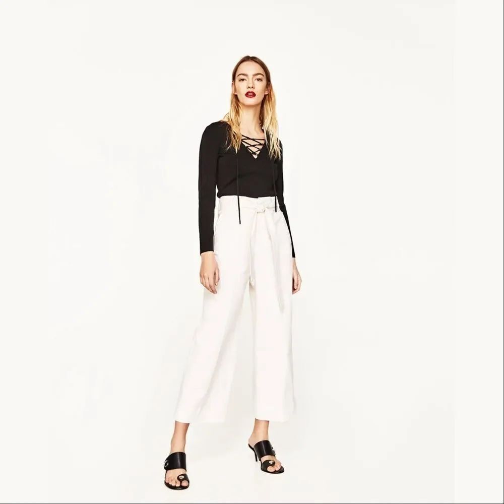 ✨ZARA SWEATER WITH CORDS✨